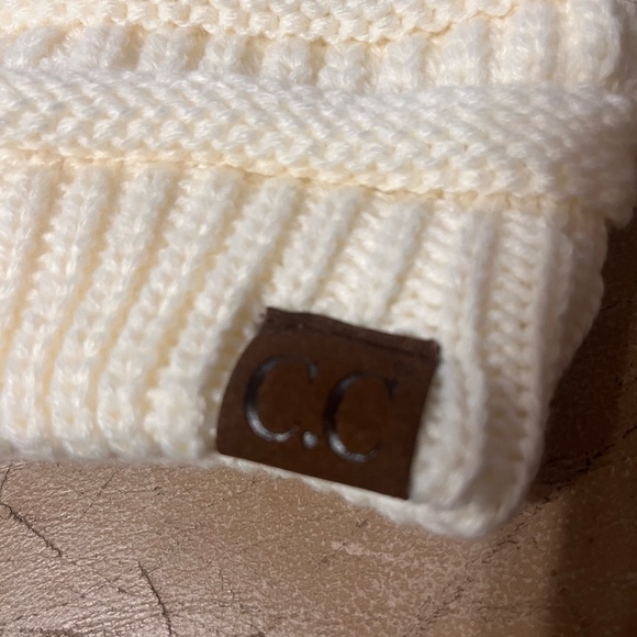 C.C Cream Knit Beanie (set of 3) - Picture 2 of 5